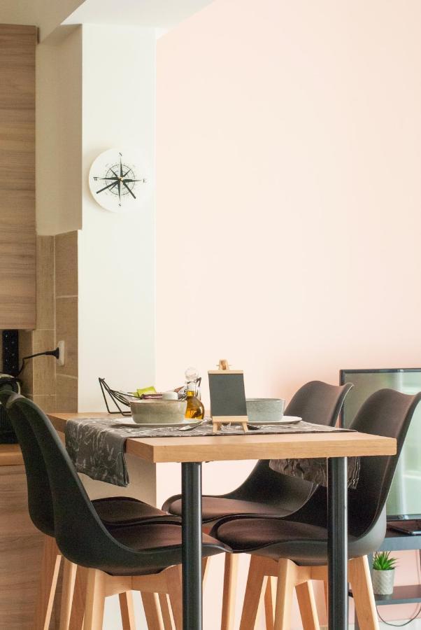 Your Comfy Apartment In Acropolis Area Atenas Exterior foto